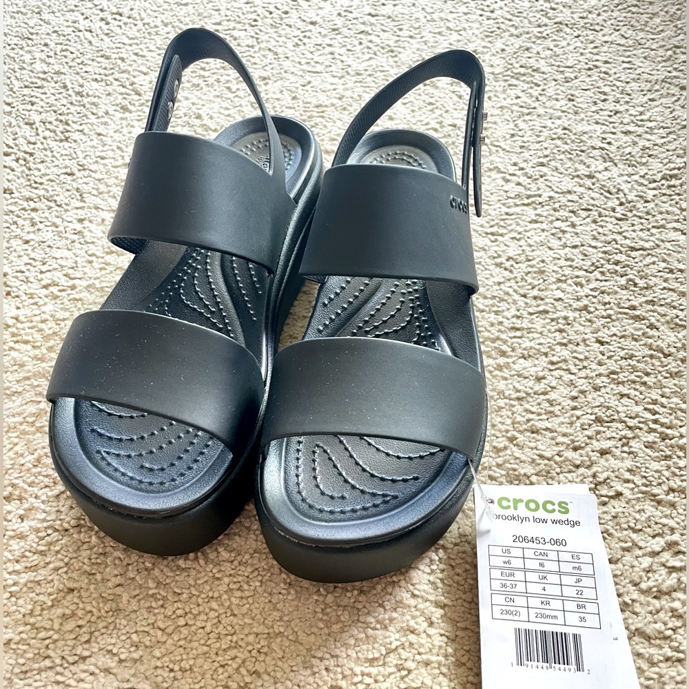 Brooklyn Low Wedge Crocs